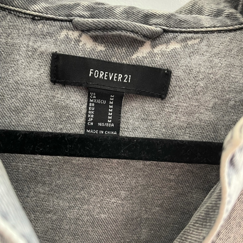 Forever 21 Cropped Jean Jacket Size M